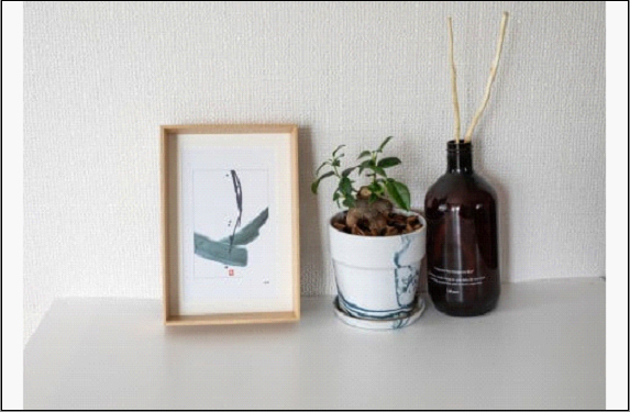 福岡市ゆかりの墨象作品《慈影》複製品（ポストカードサイズ・額装付き）／「アートのある暮らし」シリーズ「静かなる強さの系譜」より