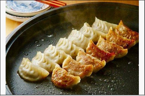 餃子 博多一口餃子 100個入（50個×２袋） 中華工房 点心点 | 冷凍餃子 生餃子 焼き餃子 ふるさと納税餃子 小分け 博多 一口 ぎょうざ ギョーザ 一口餃子 ふるさと 豚 肉 お取り寄せ 冷凍食品 冷凍 おかず おつまみ 点心 福岡県 福岡市 九州