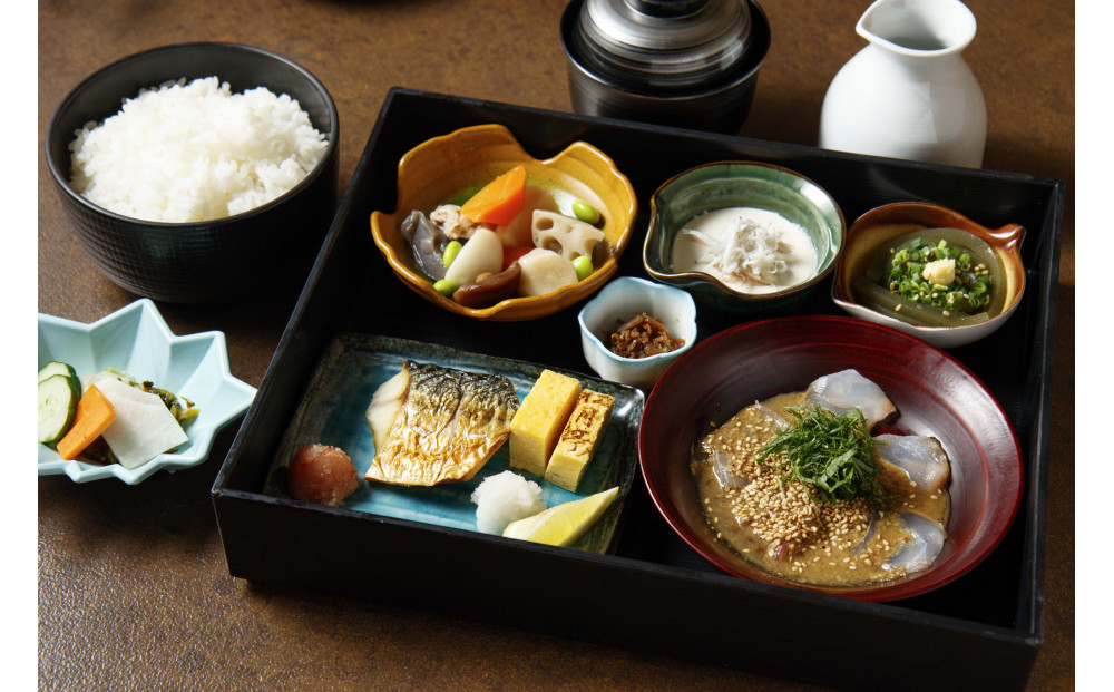 ãå ã®ãã ããæé£ãšå€é£ãä»ãããã©ãã¯ã¹ã·ã³ã°ã«ã«ãŒã 宿æ³åžãçŠå²¡åžãããŒã¹ã¬ãŒãã³ããã«åå€