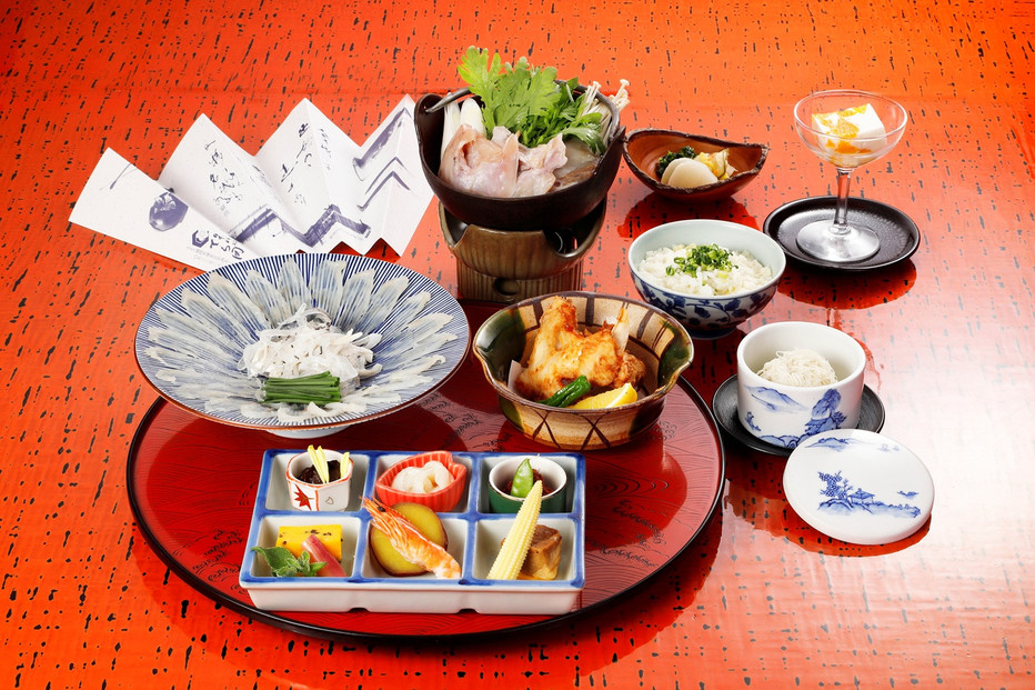 【福岡市】日本料理てら岡のお食事券[5,000円×3枚] ※15,000円分