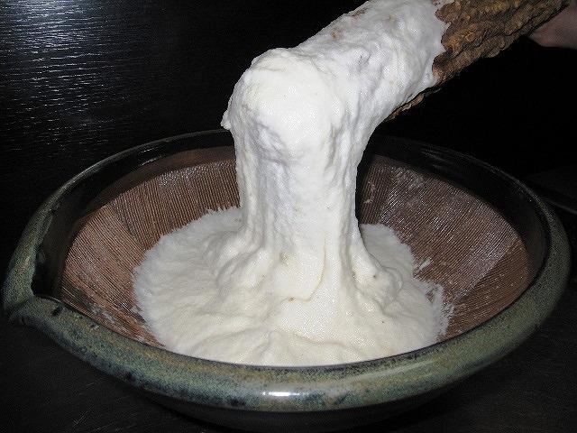 福岡市で作った弊社人気NO1の「自然薯とろろ（醤油味）」箱入セット