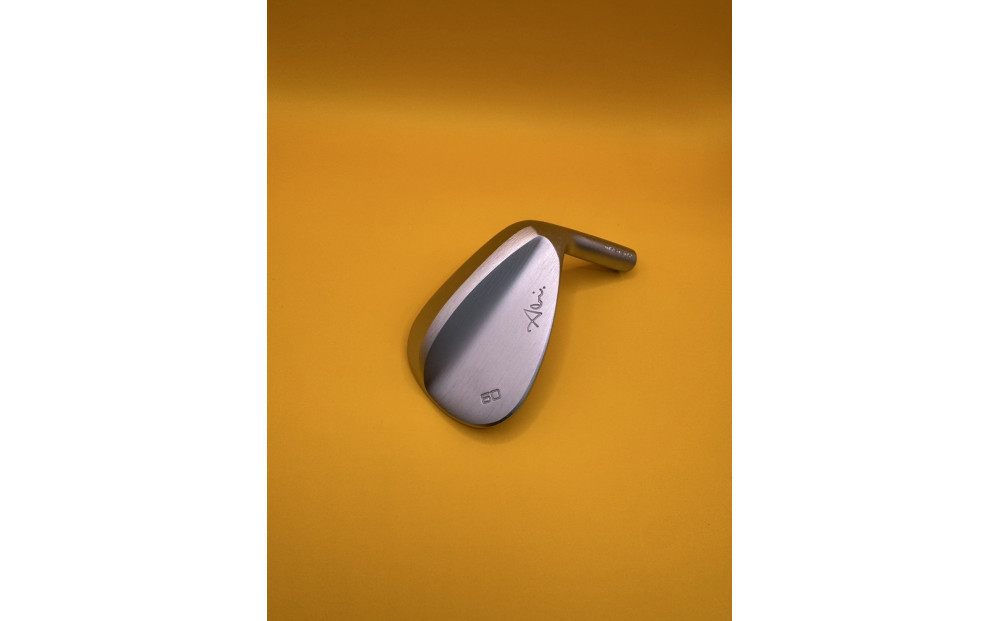 【福岡市】Abi Wedge ホワイトクロムメッキ60°　シャフト　フジクラTRAVIL（105S）女性クラフトマンの阿比留俊子　設計・デザイン　