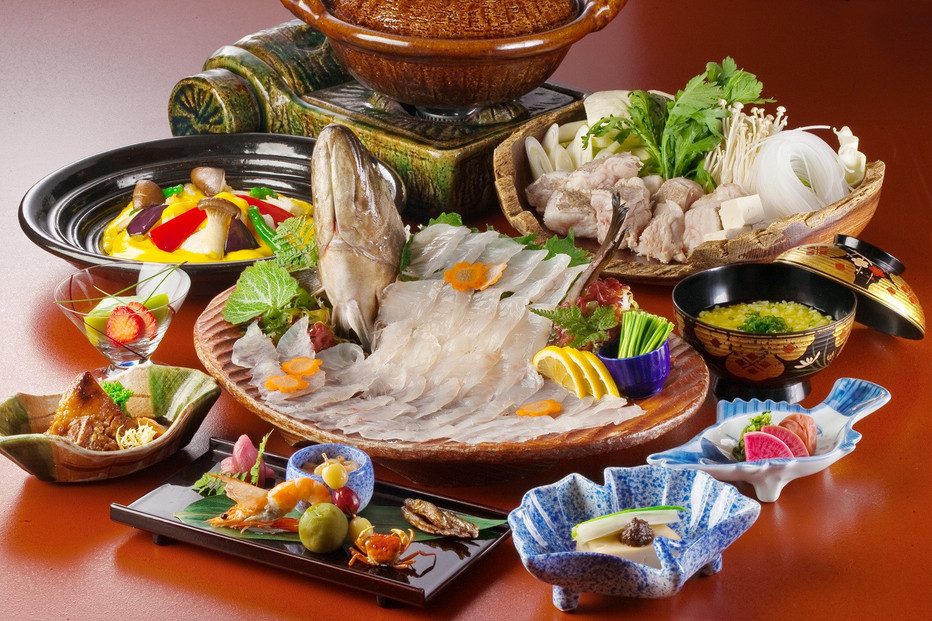 【福岡市】日本料理てら岡のお食事券[5,000円×3枚] ※15,000円分