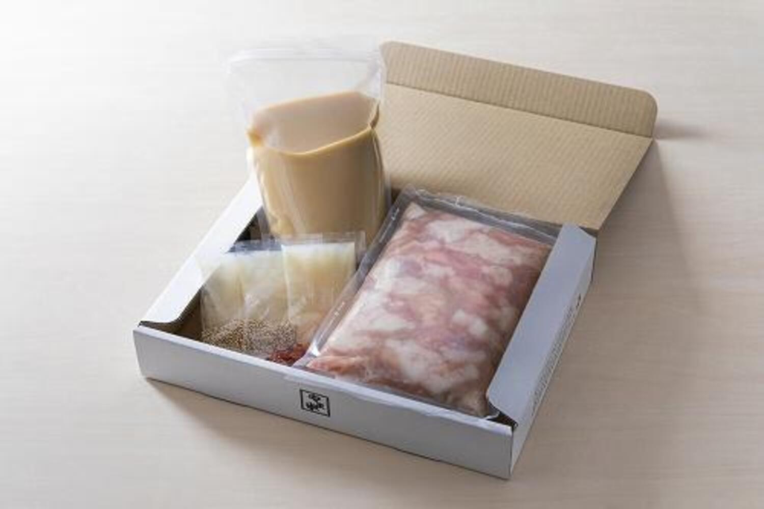 【定期便全6回】【博多もつ鍋やま中】もつ鍋みそ味（3～4人前）