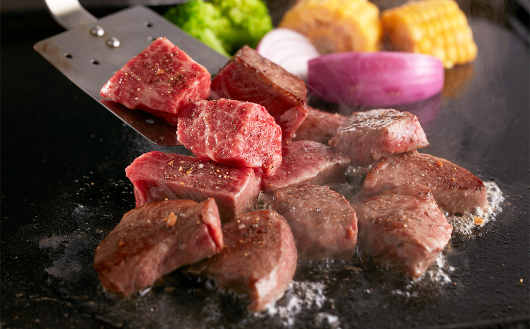 博多和牛の サイコロ ステーキ 200g×2 400g 肉専用 にんにく塩付 / 和牛 牛 お肉 博多和牛 モモ ウデ 赤身 サイコロステーキ 冷凍