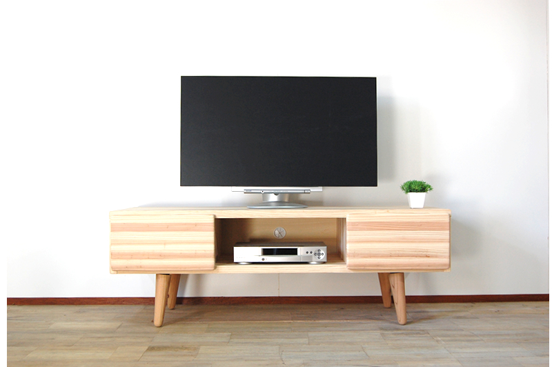 【撫でたくなる国産杉のすべすべテレビ台】NADEテレビボード 130 国産杉