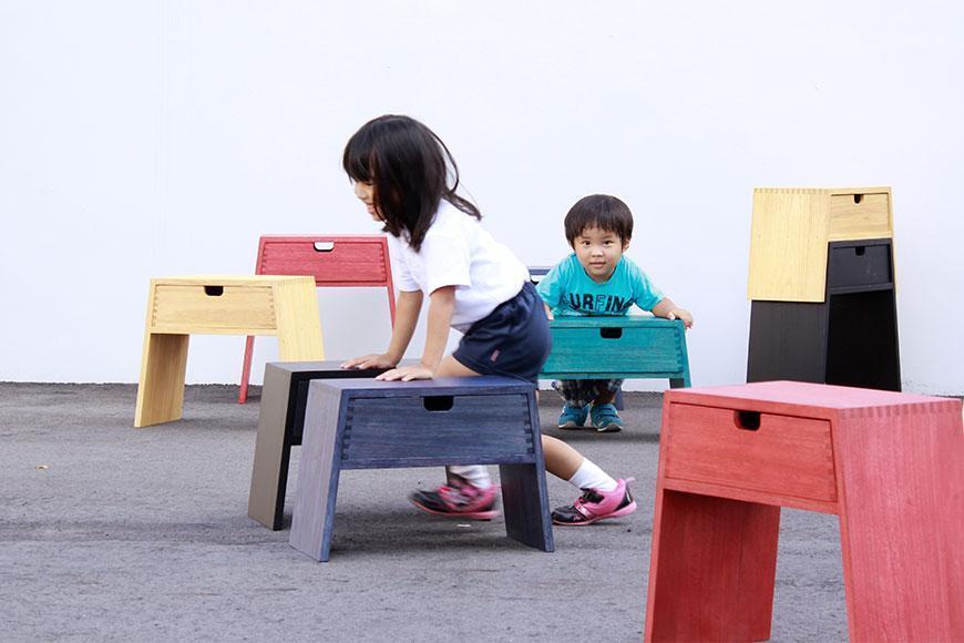 【PRIMO スタッキングスツール ヤマブキL】★腕利きの職人が仕上げたマットな高級感のある色彩と色褪せにくいセラウッド塗装 便利な収納付きで軽くて丈夫な実用性も兼ね備えたスツール