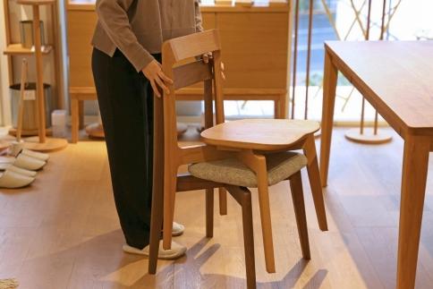 【開梱設置】高野木工 リアルト チェア ホワイトオーク 生地：CHART7 マットブラック【10年保証】