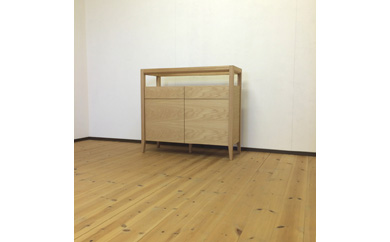 【ガラストップリビングボード90cm オーク材】オイルフィニッシュ おしゃれなお部屋の演出に最適な無垢とツキ板を使ったリビングボード 家具 リビングボード サイドボード ローボード 棚 シェルフ 飾り棚 食器棚 本棚 MUFactory