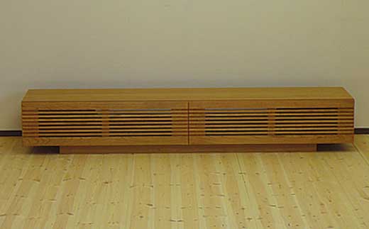 【VOICE テレビボード ブラックチェリー180cm】ブラックチェリー材 オイルフィニッシュ リモコン対応 シャープな無垢材ルーバー扉のテレビボード 家具 テレビ台  TVボード AVボード 棚 リビングボード サイド ローボード MUFactory