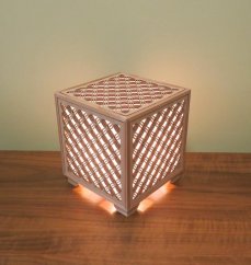 レーザー行灯「趣」 キューブ 七宝透かし模様(和紙貼り)