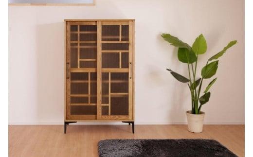 【amico／アミコ  85キャビネット】★レトロなガラス扉がノスタルジックな雰囲気を感じるおしゃれなデザインのキャビネット強くて頑丈なアッシュ材の木目と質感を活かしたオイル塗装仕上げ
