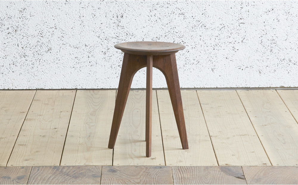 タップルート 無垢材のスツール ウォールナット