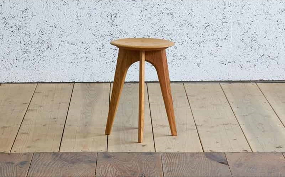 タップルート 無垢材のスツール ブラウンオーク