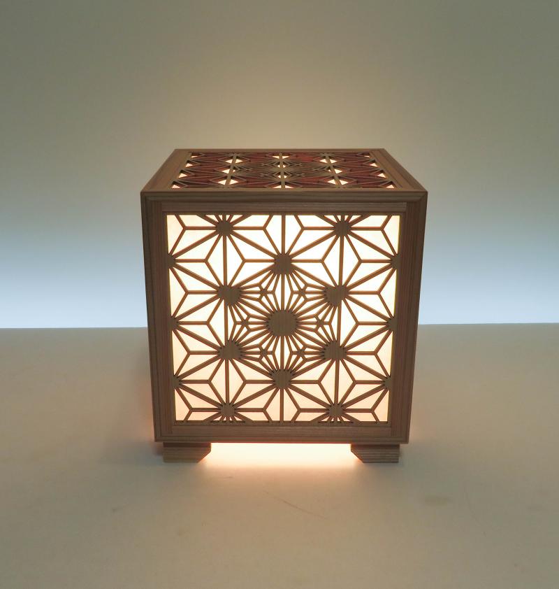 レーザー行灯「趣」キューブ 八重桜と麻の葉組子模様（和紙貼り）