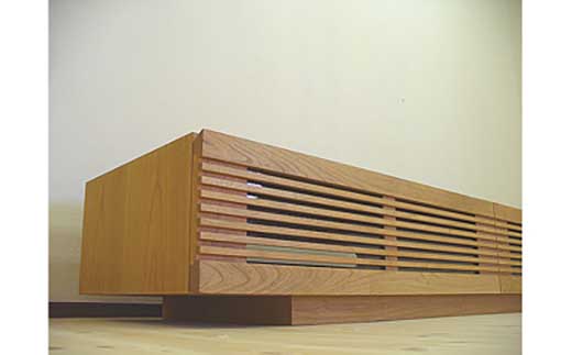 【VOICE テレビボード ブラックチェリー180cm】ブラックチェリー材 オイルフィニッシュ リモコン対応 シャープな無垢材ルーバー扉のテレビボード 家具 テレビ台  TVボード AVボード 棚 リビングボード サイド ローボード MUFactory