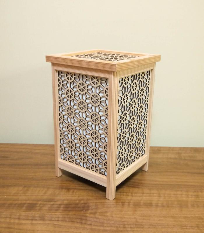 レーザー行灯「趣」 Mサイズ 桜組子模様(和紙貼り)