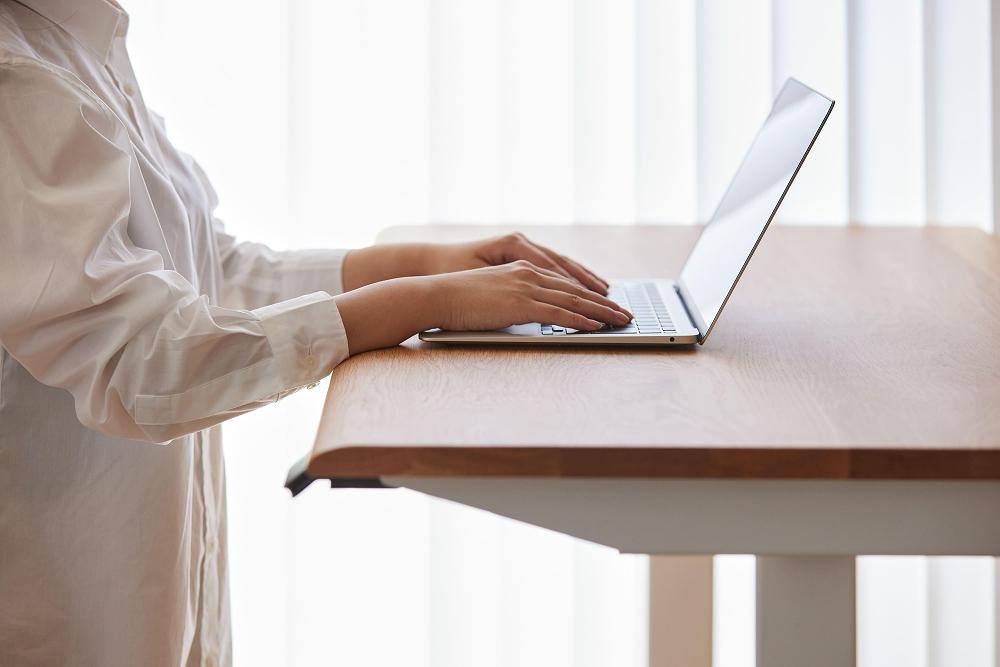 ãå¹
140cmãããªãŒã¯ãé»åæéãã¹ã¯ ç¡å¢æ ããœã³ã³ãã¹ã¯ WAAKstandingPro