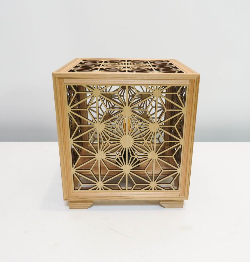 レーザー行灯「趣」キューブ 八重桜と麻の葉組子模様