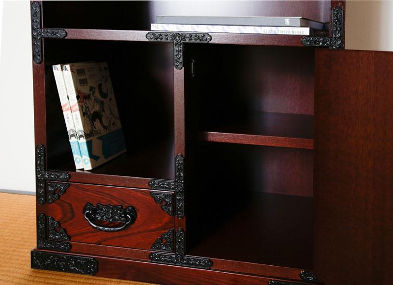 ãåéæ°èž 60é»è©±å°ãâ
嵿¥ææ²»40幎èèã墿šå·¥ãçç·Žã®è·äººã®æã«ãã1ã€1ã€äžå¯§ã«äœãäžããäŒçµ±å·¥èžåãåéæ°èžå®¶å
·ã