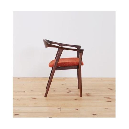 ダイニングチェア　タイド　肘付　ウォールナット無垢　大川市