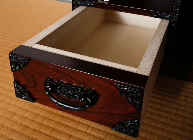 ãåéæ°èž 60é»è©±å°ãâ
嵿¥ææ²»40幎èèã墿šå·¥ãçç·Žã®è·äººã®æã«ãã1ã€1ã€äžå¯§ã«äœãäžããäŒçµ±å·¥èžåãåéæ°èžå®¶å
·ã