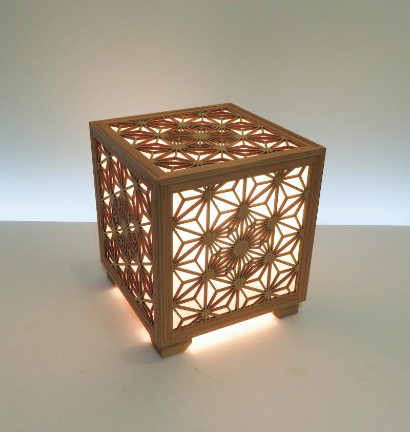 レーザー行灯「趣」キューブ 八重桜と麻の葉組子模様（和紙貼り）