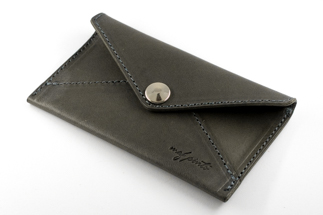 maf pinto èåååºå
¥ã ã¬ã¶ãŒã«ãŒãã±ãŒã¹ ã°ã¬ãŒ