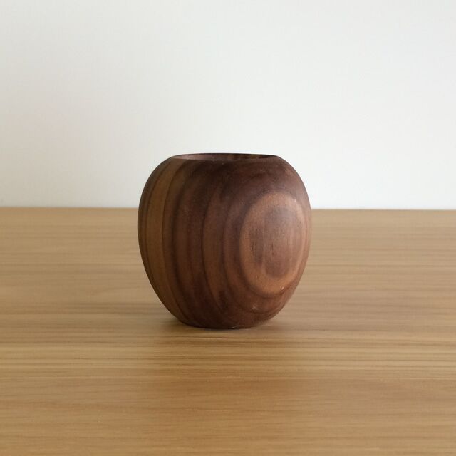 【木製ポット「りんご」ウォールナット材】かわいい木製ポット オイルフィニッシュ 木製 小物 置物 キャンドルベース キャンドルスタンド 植物 多肉植物 サボテン アロマキャンドル 植物  MUKU屋 MUFactory