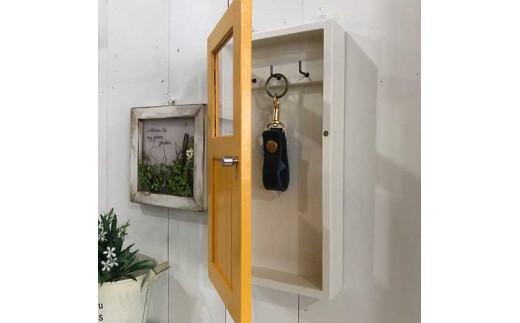 小さな扉のキーボックス 黄色