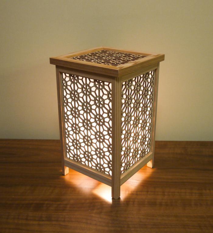 レーザー行灯「趣」 Mサイズ 桜組子模様(和紙貼り)