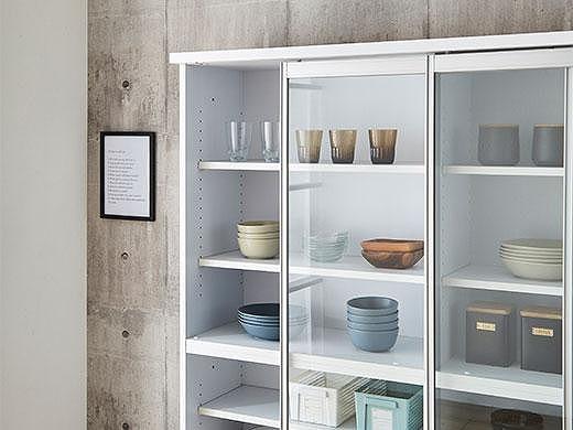 【開梱設置】引き戸 食器棚 ダイニングボード ポエム 幅133.5 （ミスト・クリア・スモークガラス／ホワイト）キッチン収納 大川家具 家具