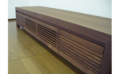 【HARKI テレビボード 180cm】 ウォールナット オイルフィニッシュ リモコン対応 無垢材のルーバー扉が印象的なテレビボード 家具 テレビ台 テレビボード TVボード AVボード 棚 リビングボード サイドボード ローボード MUFactory