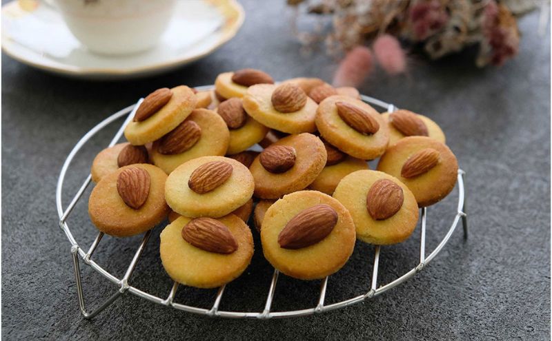 【低糖質】手作り 一粒アーモンドバタークッキー スイーツ デザート お菓子 焼菓子 砂糖不使用 小麦粉不使用 濃厚 食べやすい 糖質制限 サクサク 健康管理 グルテンフリー 