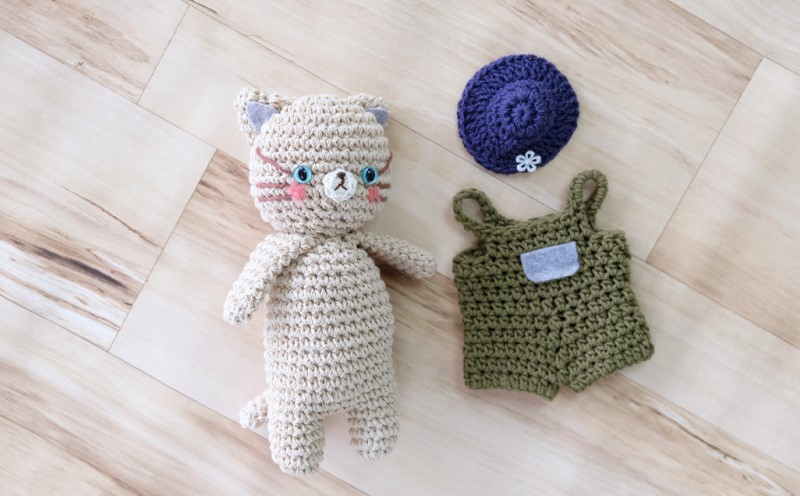 雑貨 ほっこり寄り添う あみぐるみの着せ替え セット ねこちゃん あみぐるみ 