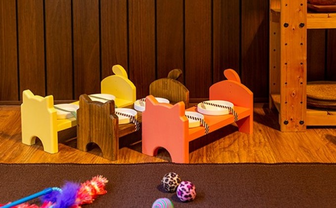 フードスタンド 猫ちゃん想いの猫型 木目 木製 ペット用品 フード皿 ペットグッズ 猫 小型犬 犬 ねこ ネコ いぬ イヌ ペット グッズ 福岡 福岡県 小郡市