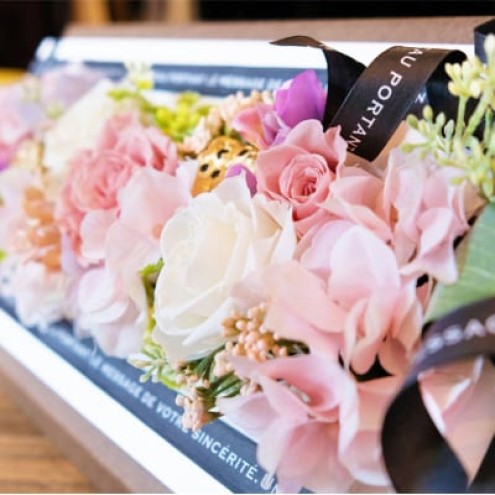 プリザーブドフラワー アレンジ ホワイトウッドフレーム ケース付き ピンク インテリア 花