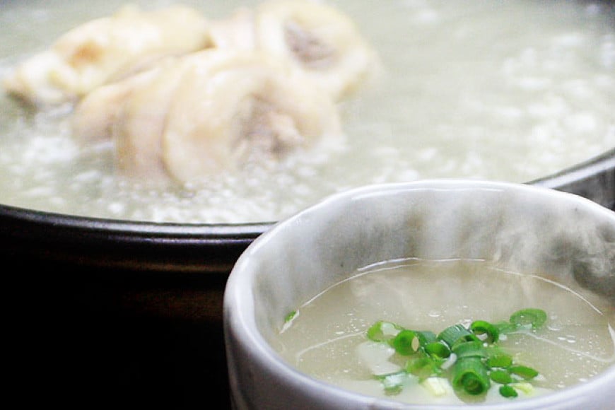 博多水炊き セット (切り身・つみれ) 2〜3人前 [ベネフィス 福岡県 筑紫野市 21761415] 水炊き 鶏 鶏肉 とり肉 ありた鶏 鶏団子 つみれ 本場 スープ 国産