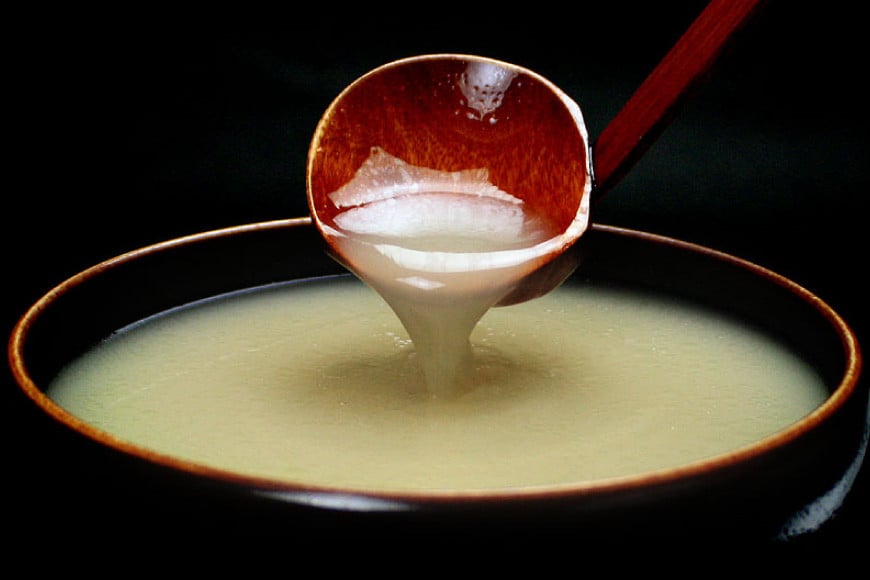 博多水炊き セット (切り身・つみれ) 2〜3人前 [ベネフィス 福岡県 筑紫野市 21761415] 水炊き 鶏 鶏肉 とり肉 ありた鶏 鶏団子 つみれ 本場 スープ 国産