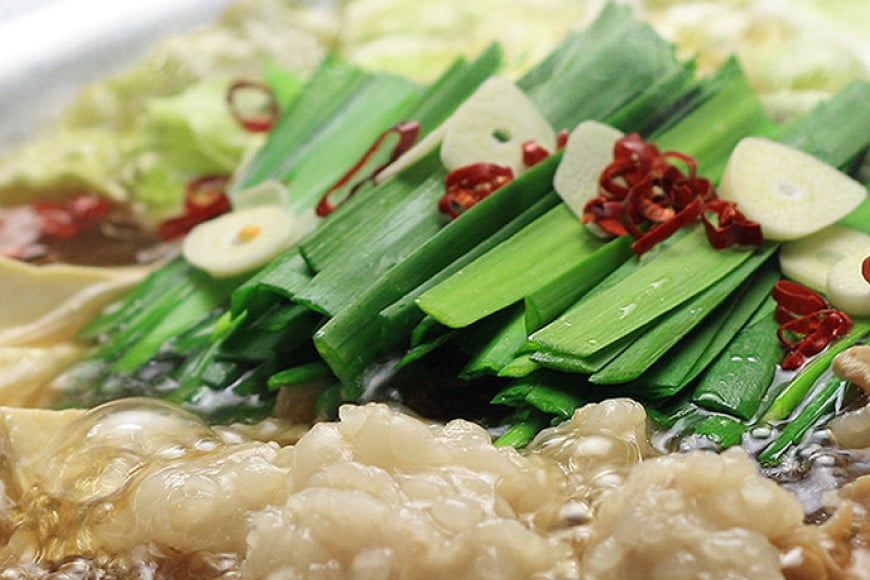 博多の人気鍋2種 セット 九州醤油もつ鍋 2〜3人前 & 博多水炊き(切り身) 2〜3人前 計4〜6人前 [ベネフィス 福岡県 筑紫野市 21761414] もつ鍋 モツ鍋 水炊き もつ モツ 醤油 しょうゆ 鶏 鶏肉 とり肉 国産 冷凍