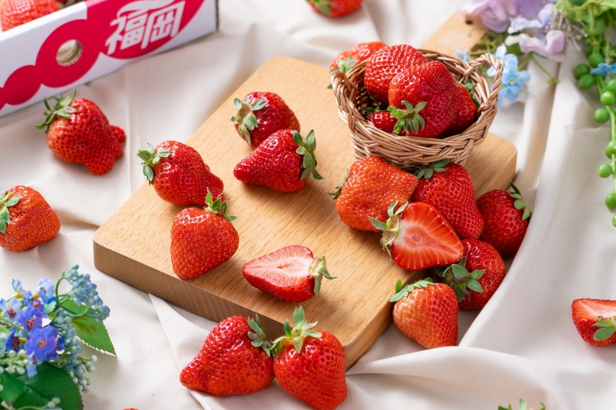 【2026年2月より順次発送】福岡産【春】あまおうDX(デラックス)4パック【南国フルーツ株式会社】_HA1908