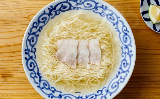 「 豚そば月や 」 クリア豚骨ラーメン 6食入り （ 3食入 × 2箱 ） 透明スープ 旨味 だし かぼす ラーメン 豚骨ラーメン らーめん 豚骨 とんこつ スープ 豚骨スープ クリア 味変 細麺 麺類