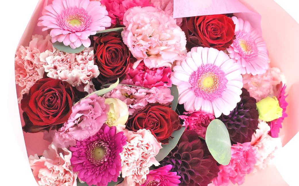 【先行予約】 母の日 にぴったりな カーネーション を中心にした ブーケ 豪華 な バラ を添えて 【2026年5月7日～9日まで発送予定】 母の日 ブーケ 花束 花 バラ カーネーション ギフト 贈り物