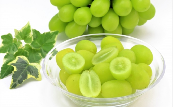 シャインマスカット 2房 フルーツの里の直売所より 葡萄 果物類 ぶどう 皮ごと 高い糖度 ※配送不可：離島