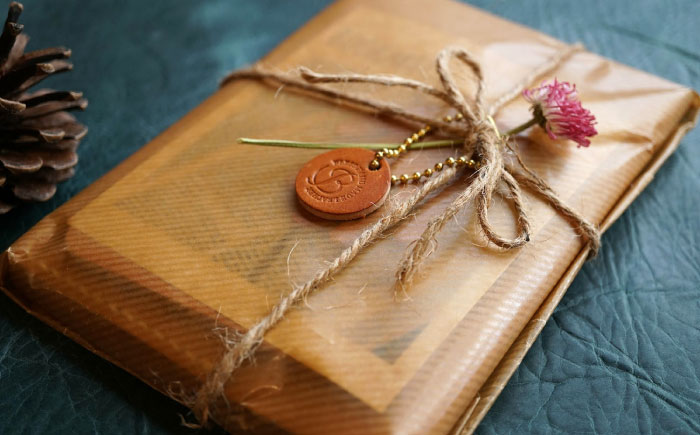 【手縫いの本革製品】読書のお供セット(文庫本カバー・ブックマーク・コースター)  本 ブックカバー 糸島市 / BLESS [AAA033]