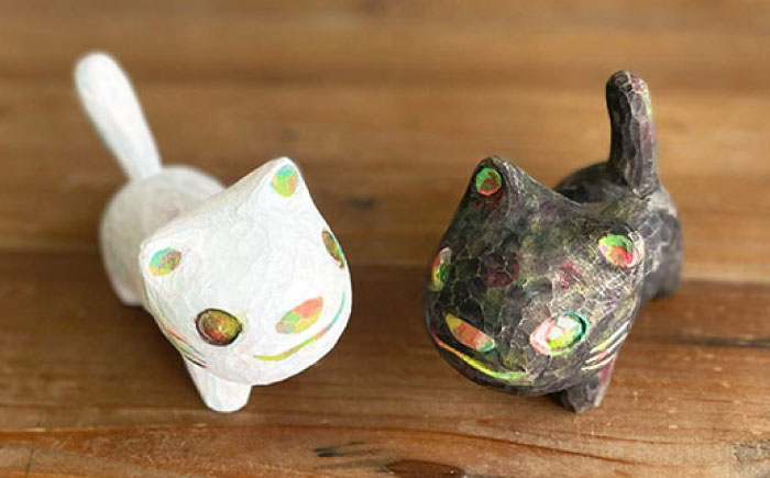 猫 木彫りの置物 1点 オブジェ 手彫り 糸島市 / しろくも工房【いとしまごころ】 [AEO011]