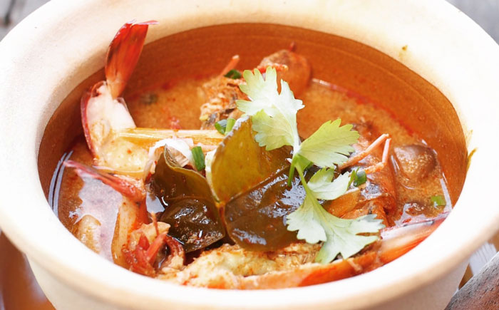 【全6回定期便】糸島グルメグランプリ受賞！タイ料理定番5種セット（ココナッツグリーンカレー・ココナッツレッドカレー・トムヤムクン・ガイヤーン・ガパオ） 糸島市 / ドゥワンチャン エスニック 辛口 [AIQ006]