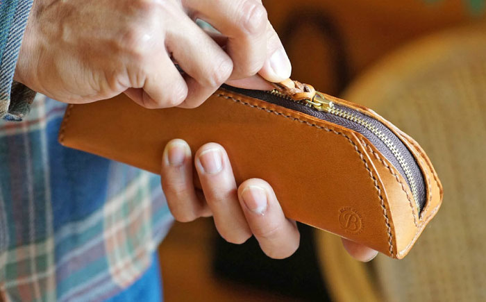 本革 手縫いのzipペンケース 本革 革小物 糸島市 / BLESS [AAA032]