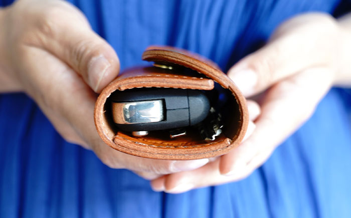 マグネット留めのキーケース 糸島市 / LADIES＆GENTLEMEN 本革 革製品 [ADK076]