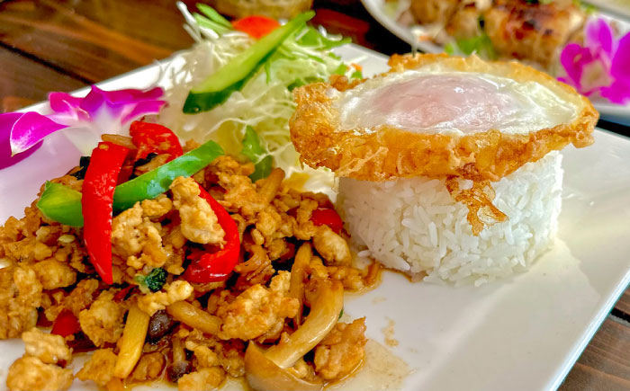 【全3回定期便】糸島グルメグランプリ受賞！タイ料理定番5種セット（ココナッツグリーンカレー・ココナッツレッドカレー・トムヤムクン・ガイヤーン・ガパオ） 糸島市 / ドゥワンチャン エスニック 辛口 [AIQ005]